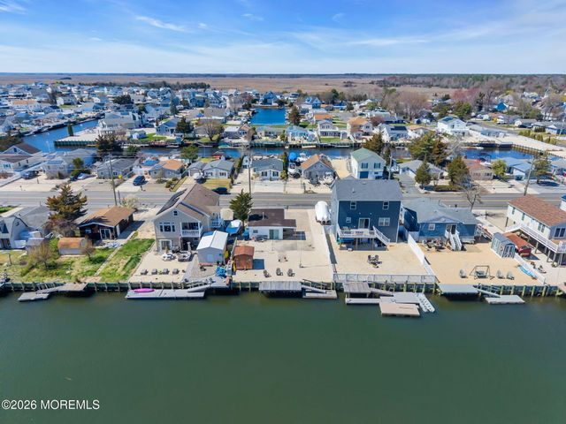 413 Twin Lakes Boulevard, Little Egg Harbor, NJ 08087