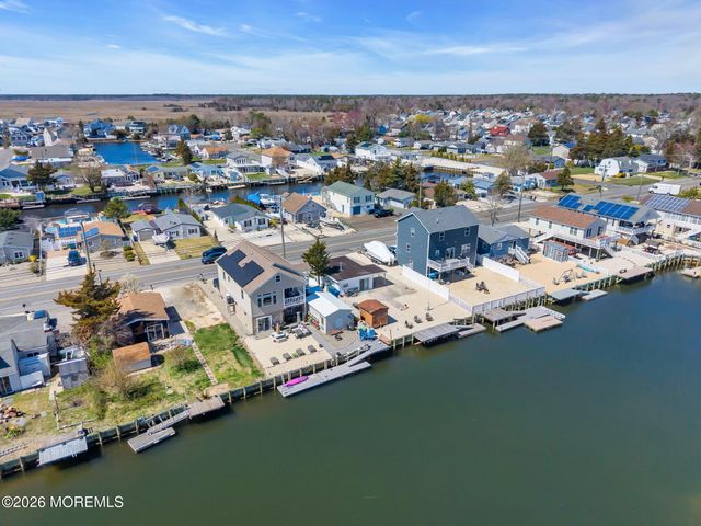 413 Twin Lakes Boulevard, Little Egg Harbor, NJ 08087