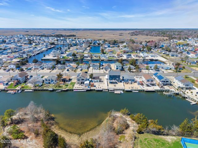 413 Twin Lakes Boulevard, Little Egg Harbor, NJ 08087