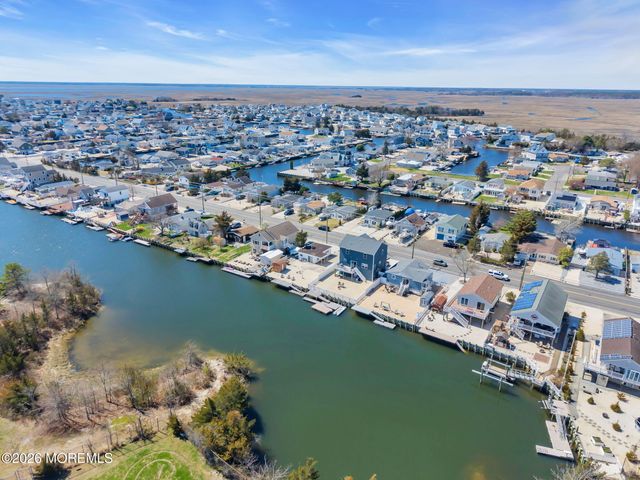 413 Twin Lakes Boulevard, Little Egg Harbor, NJ 08087