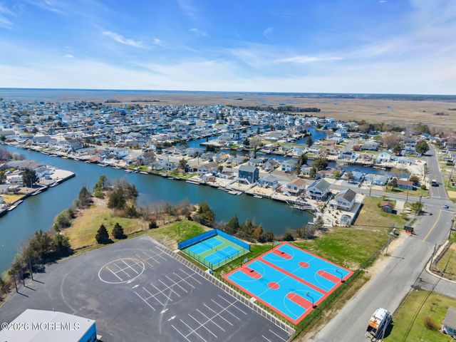 413 Twin Lakes Boulevard, Little Egg Harbor, NJ 08087
