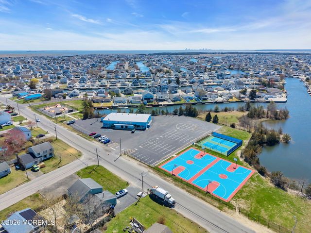 413 Twin Lakes Boulevard, Little Egg Harbor, NJ 08087
