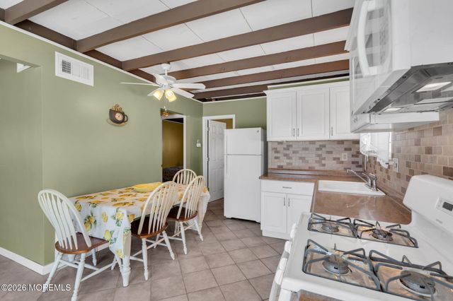 413 Twin Lakes Boulevard, Little Egg Harbor, NJ 08087