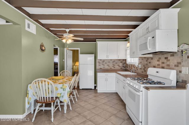 413 Twin Lakes Boulevard, Little Egg Harbor, NJ 08087