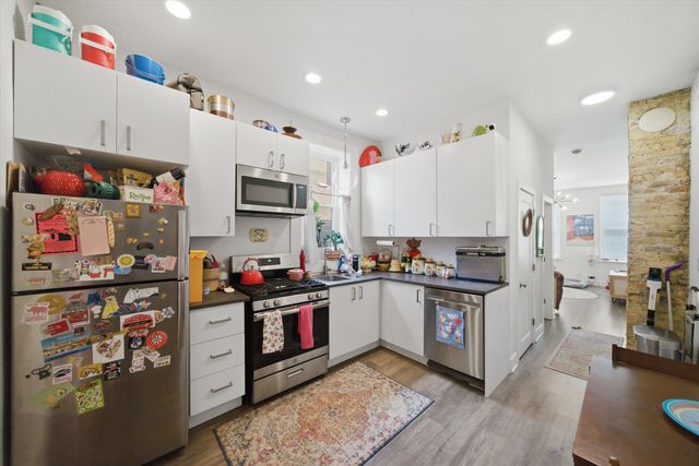 1722 W Wabansia Avenue, Chicago, IL 60622