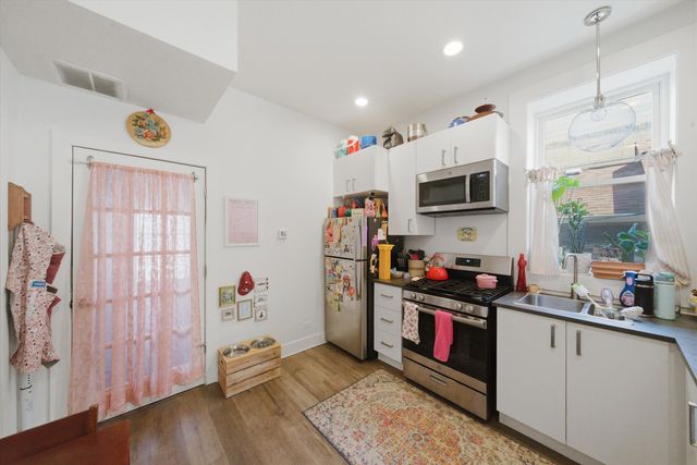 1722 W Wabansia Avenue, Chicago, IL 60622