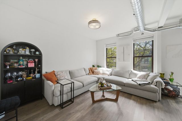 1722 W Wabansia Avenue, Chicago, IL 60622