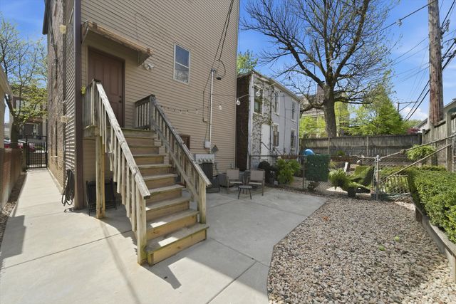 1722 W Wabansia Avenue, Chicago, IL 60622
