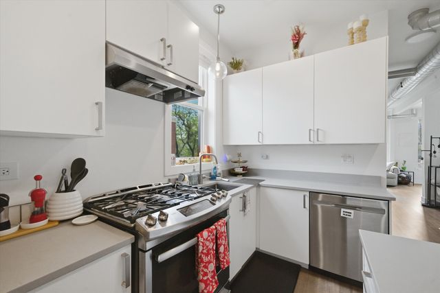 1722 W Wabansia Avenue, Chicago, IL 60622