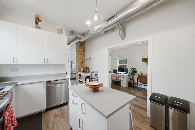 1722 W Wabansia Avenue, Chicago, IL 60622