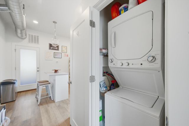 1722 W Wabansia Avenue, Chicago, IL 60622