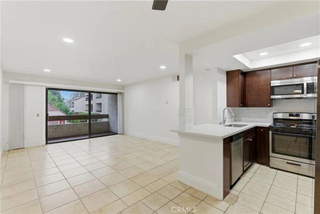 600 W 3rd Street A210, Santa Ana, CA 92701