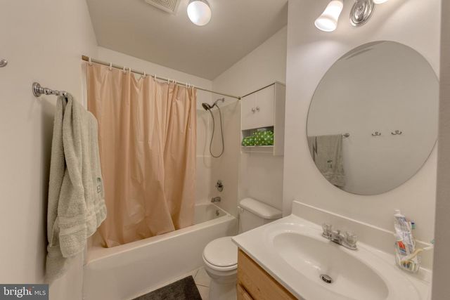 1818 BANK ST, Baltimore, MD 21231