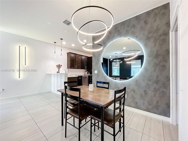 5040 Eucalyptus Dr 2, Hollywood, FL 33021