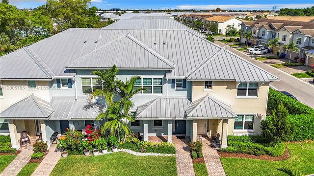 5040 Eucalyptus Dr 2, Hollywood, FL 33021