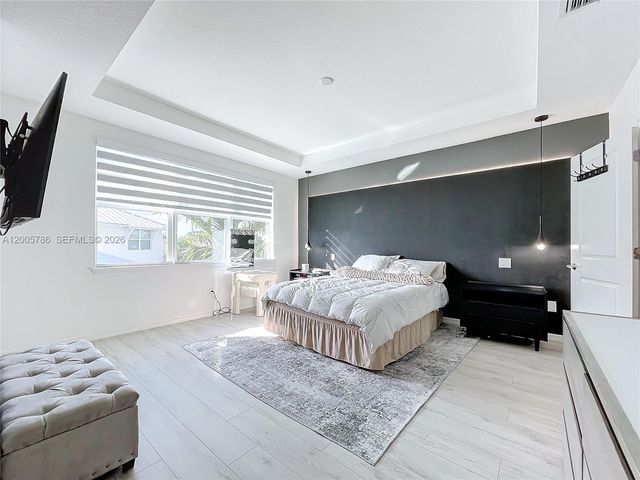 5040 Eucalyptus Dr 2, Hollywood, FL 33021