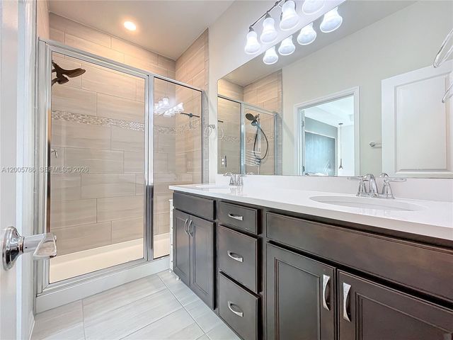 5040 Eucalyptus Dr 2, Hollywood, FL 33021