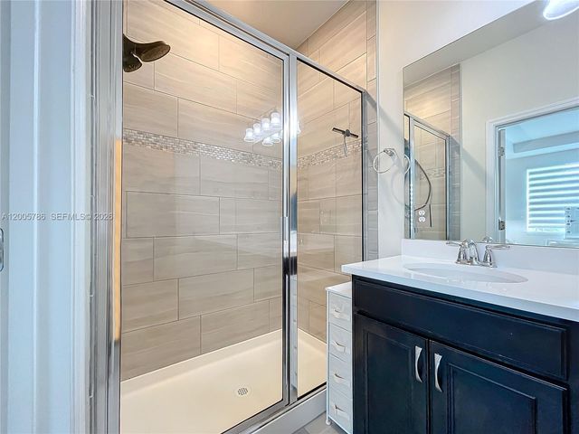 5040 Eucalyptus Dr 2, Hollywood, FL 33021