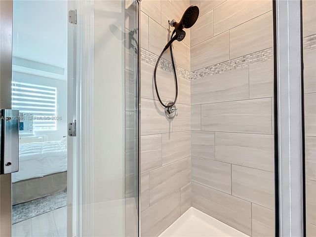 5040 Eucalyptus Dr 2, Hollywood, FL 33021