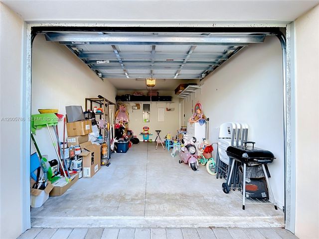 5040 Eucalyptus Dr 2, Hollywood, FL 33021