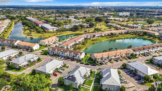 5040 Eucalyptus Dr 2, Hollywood, FL 33021