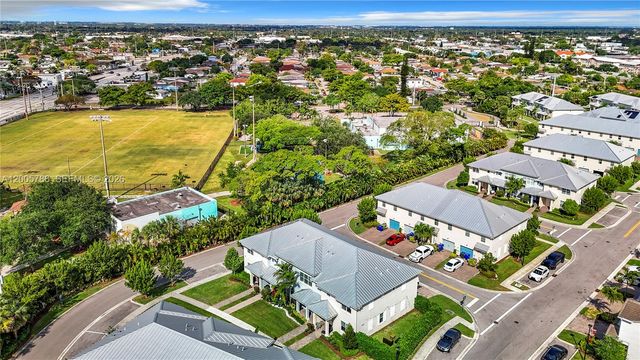 5040 Eucalyptus Dr 2, Hollywood, FL 33021