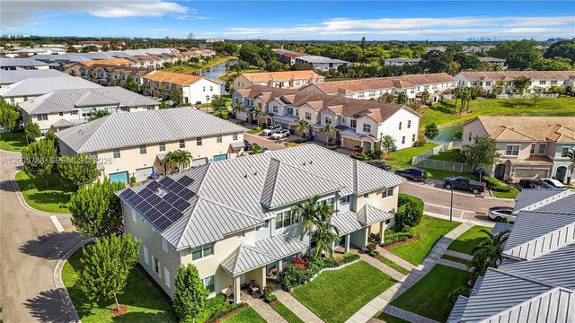 5040 Eucalyptus Dr 2, Hollywood, FL 33021