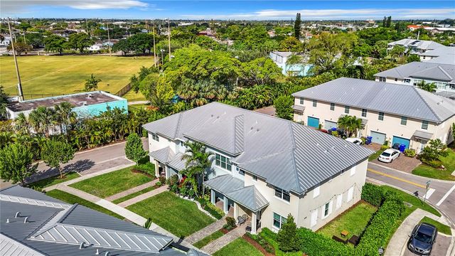 5040 Eucalyptus Dr 2, Hollywood, FL 33021