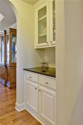 503 Lakeview Court, Woodstock, GA 30188