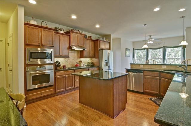 503 Lakeview Court, Woodstock, GA 30188