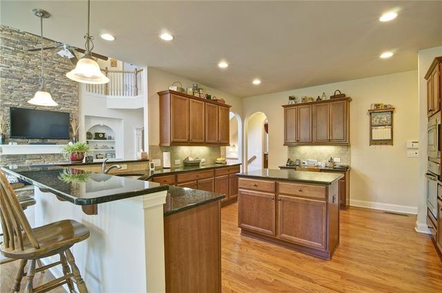 503 Lakeview Court, Woodstock, GA 30188