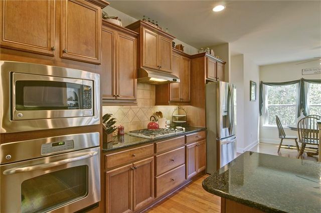 503 Lakeview Court, Woodstock, GA 30188