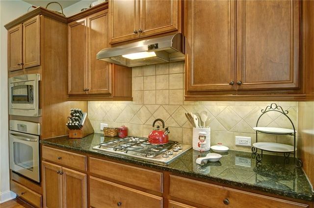 503 Lakeview Court, Woodstock, GA 30188