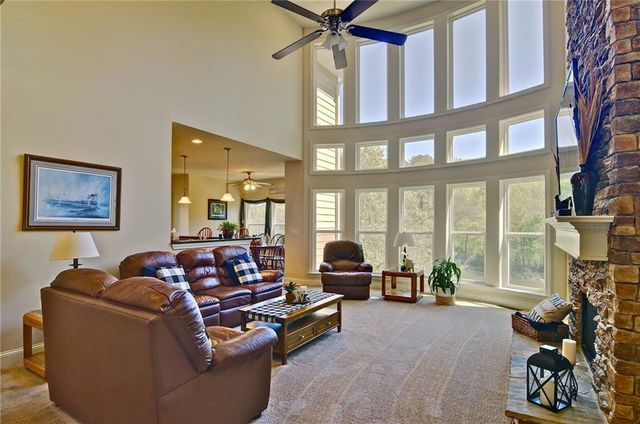 503 Lakeview Court, Woodstock, GA 30188