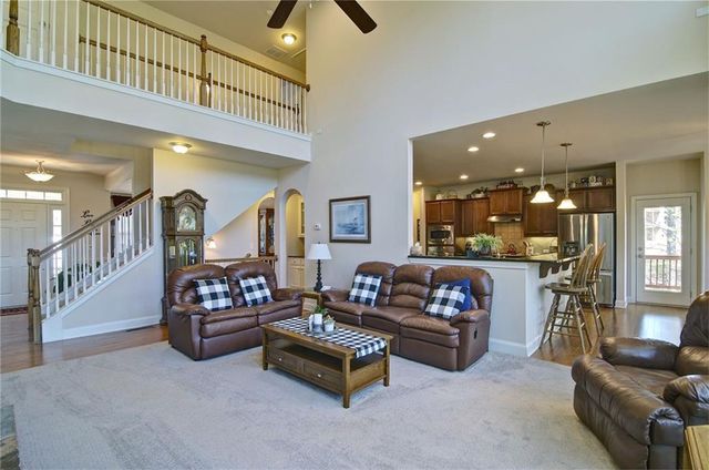 503 Lakeview Court, Woodstock, GA 30188