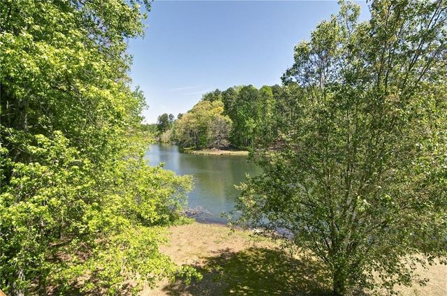 503 Lakeview Court, Woodstock, GA 30188