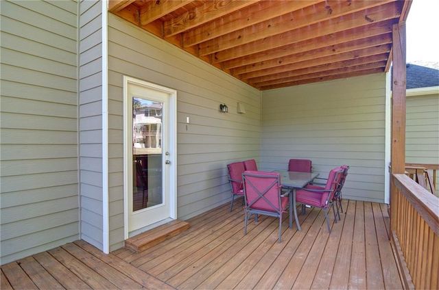 503 Lakeview Court, Woodstock, GA 30188