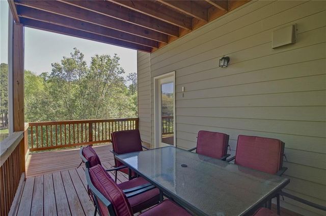 503 Lakeview Court, Woodstock, GA 30188