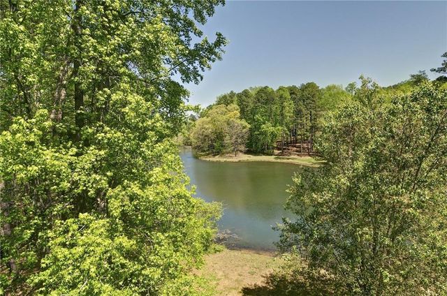 503 Lakeview Court, Woodstock, GA 30188