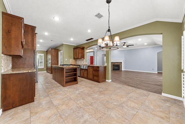 16903 Mustang Trail Drive, Magnolia, TX 77355
