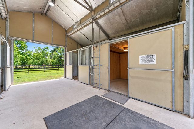 16903 Mustang Trail Drive, Magnolia, TX 77355