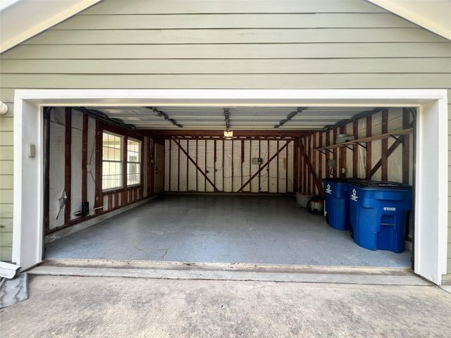 16903 Mustang Trail Drive, Magnolia, TX 77355
