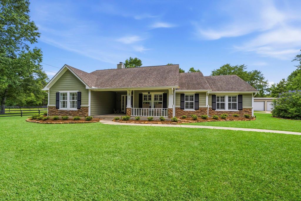 16903 Mustang Trail Drive, Magnolia, TX 77355