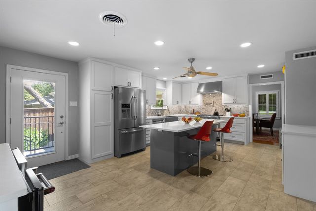 1035 Waterford Drive, Dallas, TX 75218