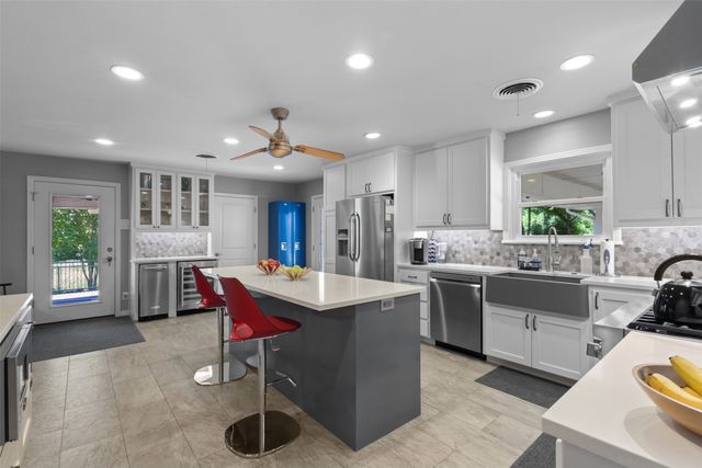 1035 Waterford Drive, Dallas, TX 75218