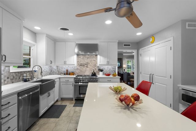1035 Waterford Drive, Dallas, TX 75218