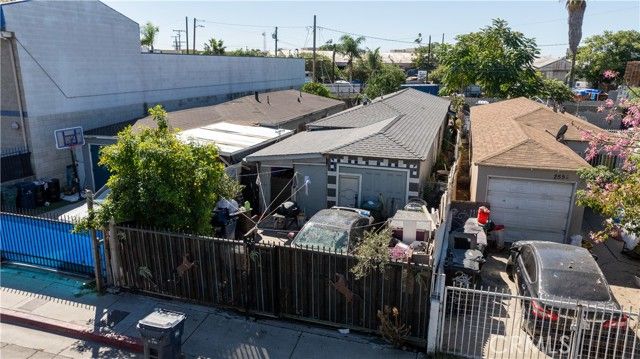 2554 Santa Ana, Los Angeles, CA 90059