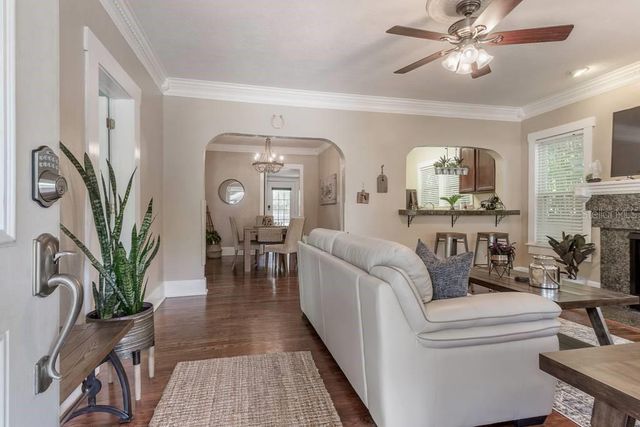 114 W CAYUGA STREET, Tampa, FL 33603