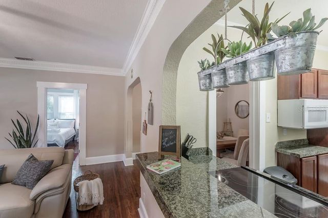 114 W CAYUGA STREET, Tampa, FL 33603