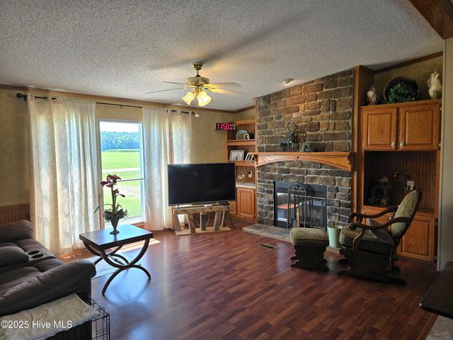 1391 Schoolhouse Road, Elizabeth City, NC 27909